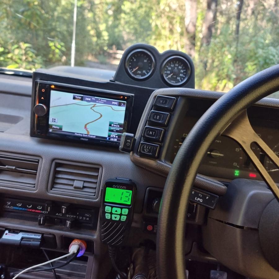 UHF360R 5 Watt UHF CB Radio with Controller Speaker Microphone and Instant Replay