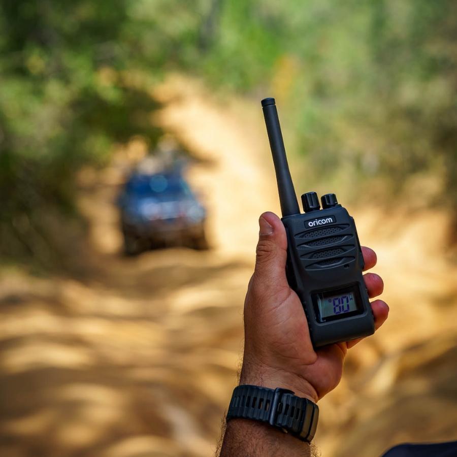 UHF5400BK-SPK 5 Watt Handheld UHF CB Radio + Speaker Microphone